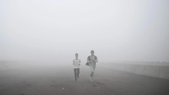 TOPSHOT-INDIA-ENVIRONMENT-POLLUTION-1_1766370301987_1766370338975