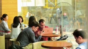 2-0-1196148886-Cyber-Hub-people-0111-0_1679667557385_1771912858941