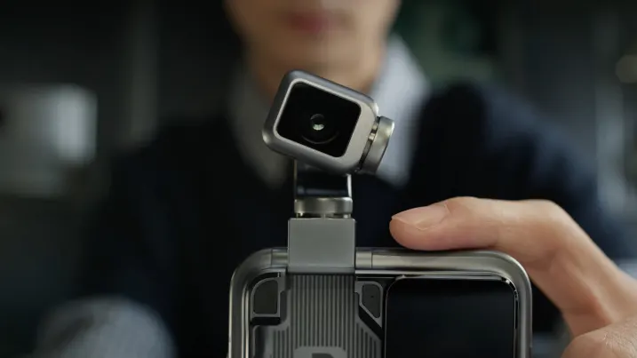 108270813-1772180150382-Robot_Phone_photo-1